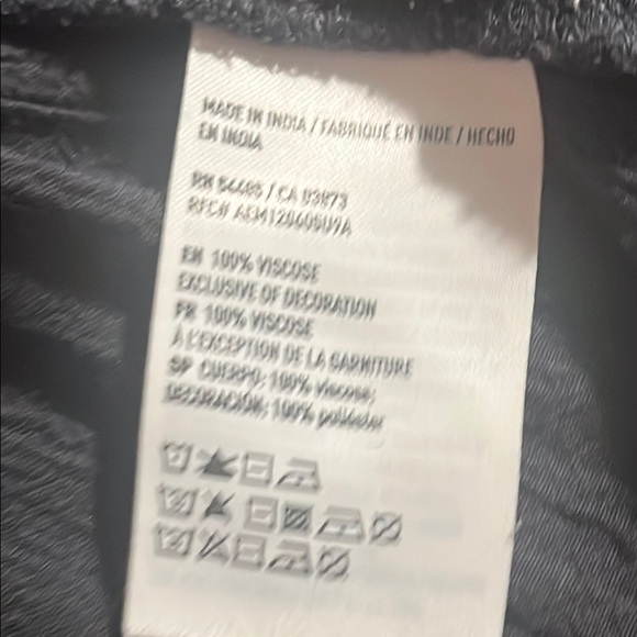 #28 American Eagle Boho Top Floral Embroidered Grey with Bell sleeves Sz M - Picture 10 of 13